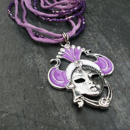 Le masque violet — foto 2