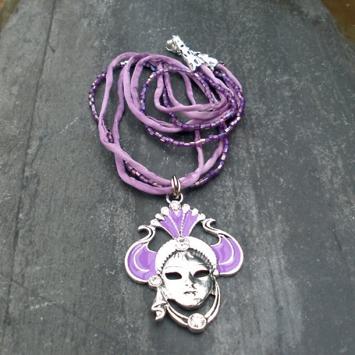 Le masque violet — foto 3