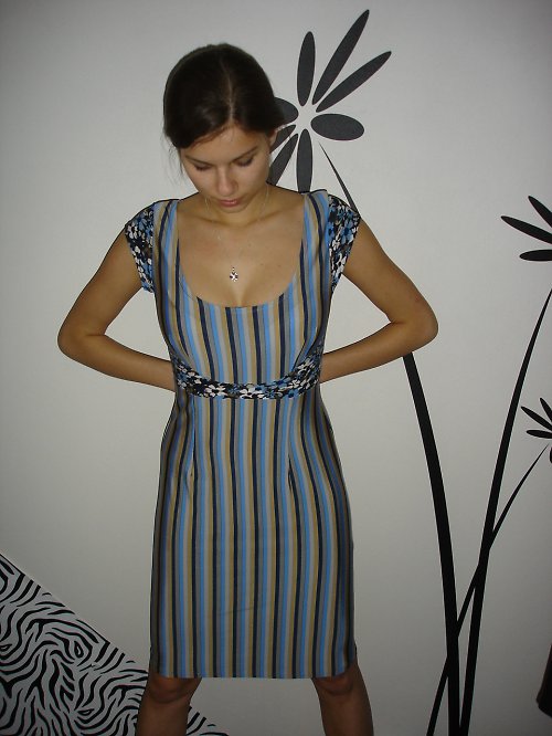 Elastické šaty vel.40 — foto 2