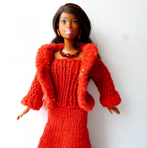 Červený kabátek pro Barbie — foto 6