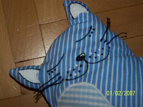 POLŠTÁŘEK - spící kočka :O) — foto 3