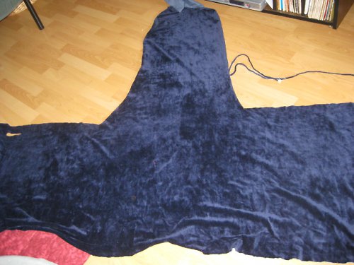 Temně modrý samet, elastický — foto 2