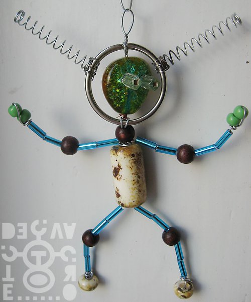 Korálkový robot, model 04-01 (Doktor věd), 9 cm — foto 3