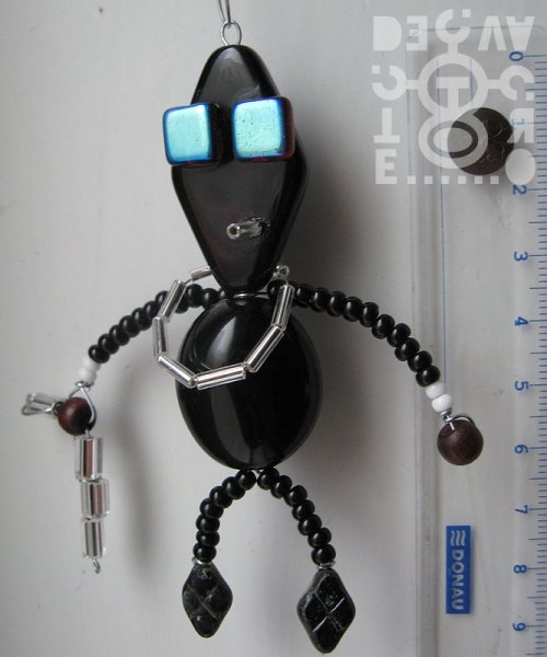 Korálkový robot, model 35-01 (Duke), 9 cm — foto 3