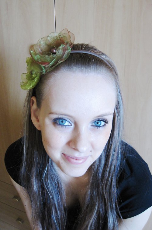 Zelenkavá čelenka — foto 2