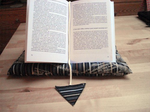 ČTECÍ POLŠTÁŘEK — foto 3
