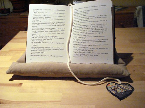 ČTECÍ POLŠTÁŘEK — foto 3