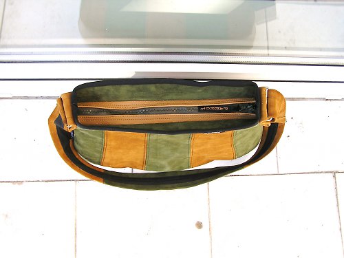 Větší kožená kabelka OLIVIA - PARROT® — foto 6