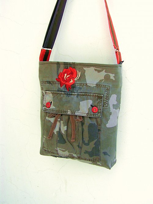 Malá kabelka ROSE ARMY BAG - PARROT® — foto 2