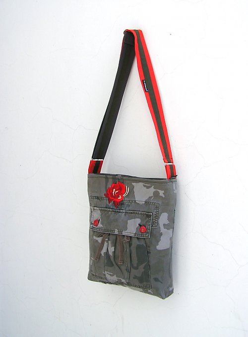 Malá kabelka ROSE ARMY BAG - PARROT® — foto 3