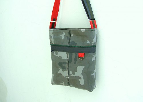 Malá kabelka ROSE ARMY BAG - PARROT® — foto 5