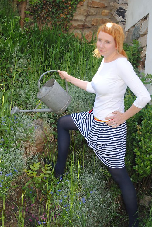 Námořnická sukénka, vel. S-M — foto 2
