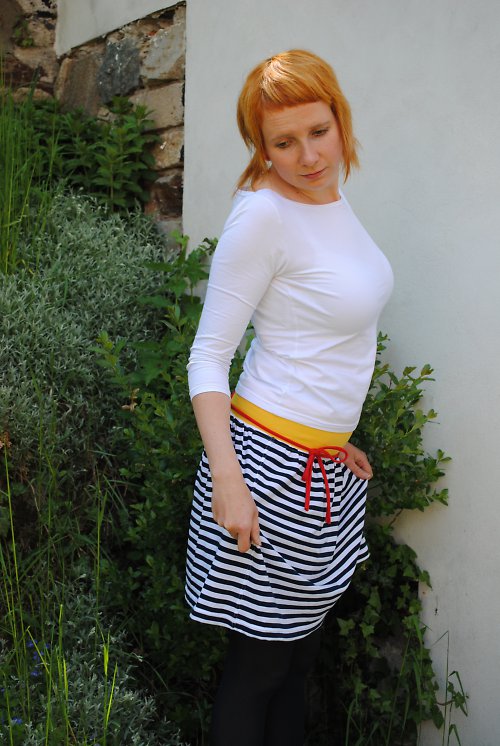 Námořnická sukénka, vel. S-M — foto 4