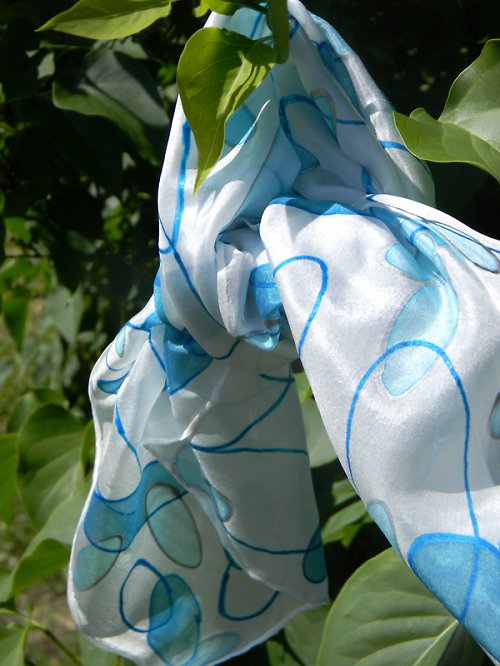 - 30%!!! Hedvábný šátek modro-stříbrný — foto 2