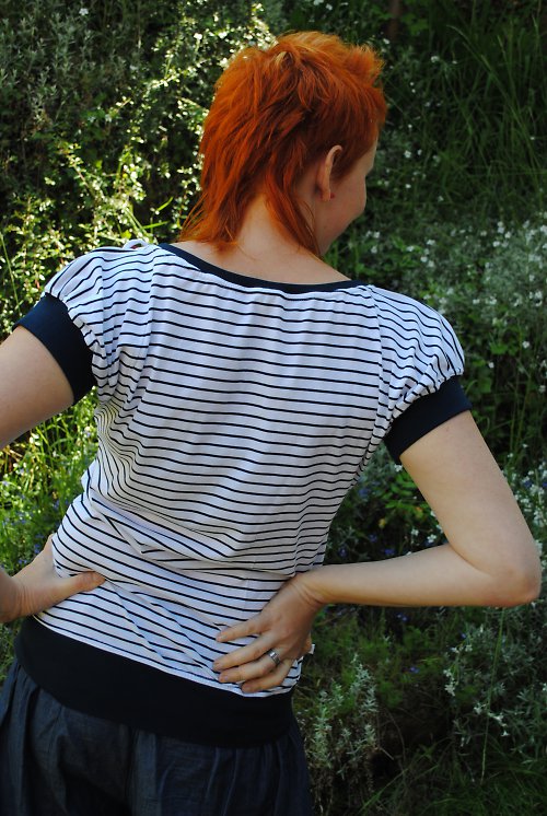 Jemně pruhaté ve velikosti M — foto 3
