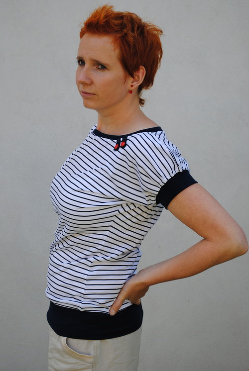 Jemně pruhaté ve velikosti M — foto 3