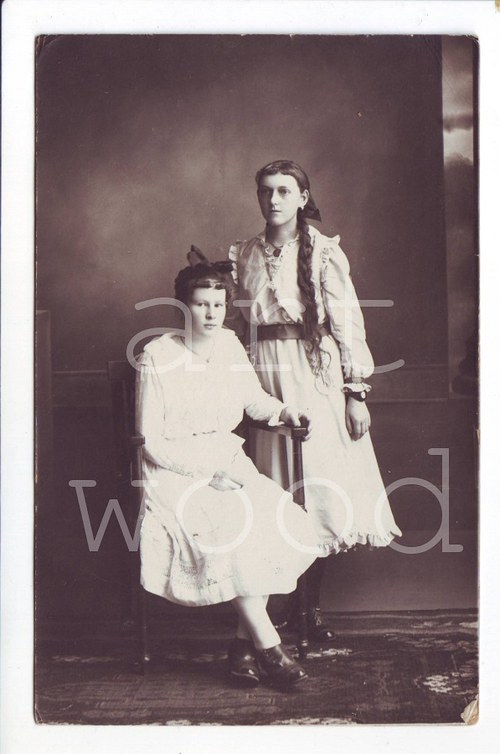 PŘÍTELKYNĚ - pohlednice č. 1126 — foto 2