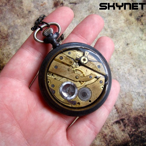 Black and golden spacetime — foto 5