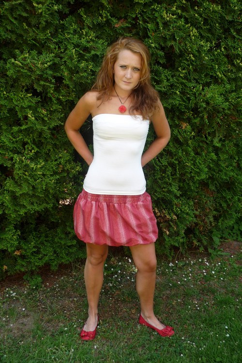 Červená balonová sukně — foto 2