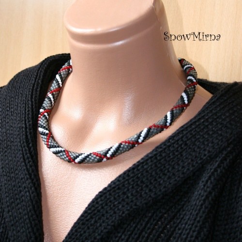Náhrdelník - Šedý Burberry — foto 3