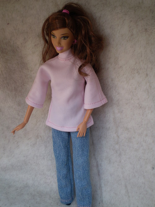 Džíny a dlouhé triko pro Barbie — foto 2