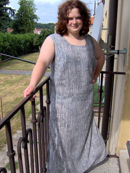 Letní dlouhé šedé šaty — foto 2