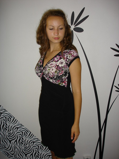 Elastické šaty vel. 38 — foto 4