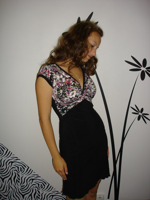 Elastické šaty vel. 38 — foto 5
