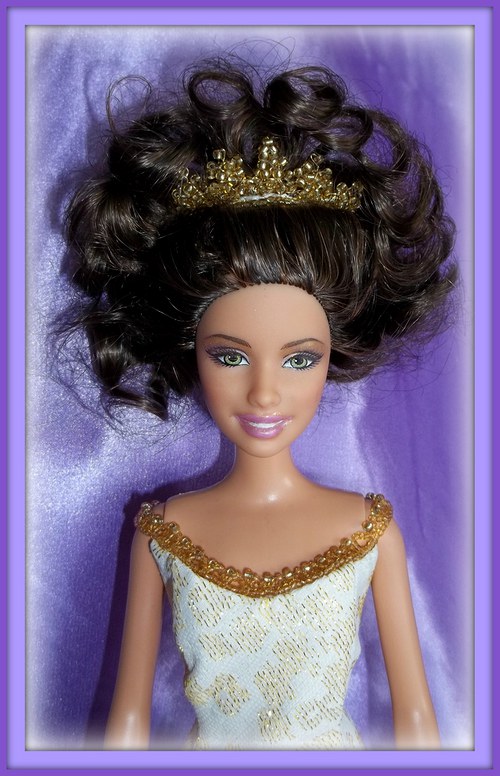 Zlaté šaty pro Barbie — foto 2
