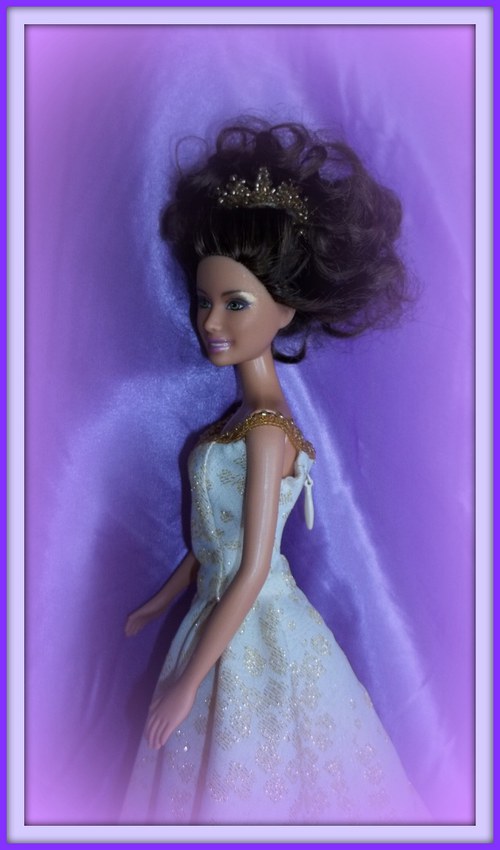 Zlaté šaty pro Barbie — foto 3