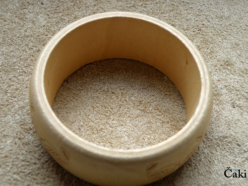 Přírodní dřevěný náramek — foto 2