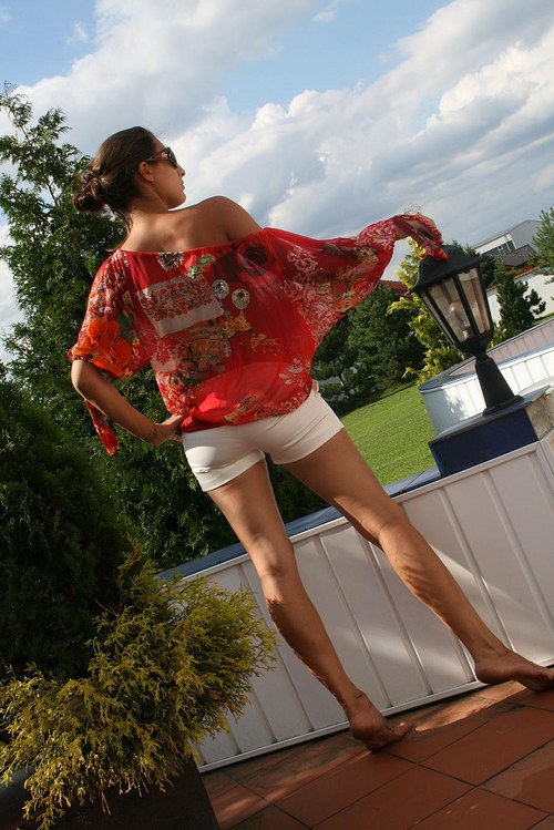 Červená letní blůzka — foto 2