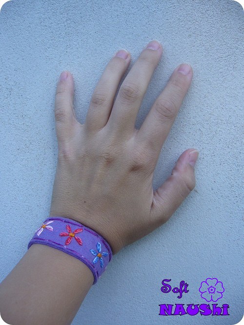 Sofinka ráda plete věnečky ... — foto 2