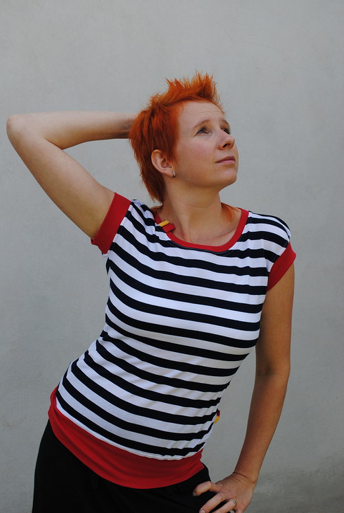 Červené pruhován pro Camillaia — foto 3