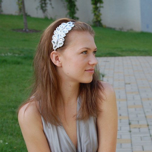 Vášnivě bílá ... čelenka — foto 3