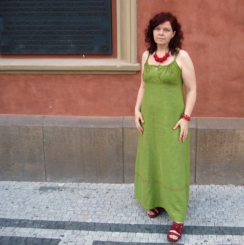 SLEVA 50% :VARIABILNĚ lněné vyšívané šaty Verde — foto 5