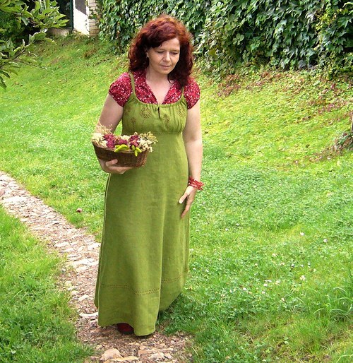 SLEVA 50% :VARIABILNĚ lněné vyšívané šaty Verde — foto 6