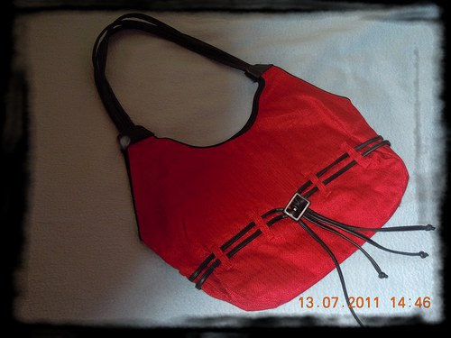 Červená kabelka — foto 2