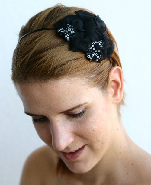 Černá elegantní čelenka — foto 4