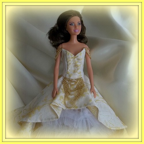 Zlaté šaty pro Barbie — foto 2