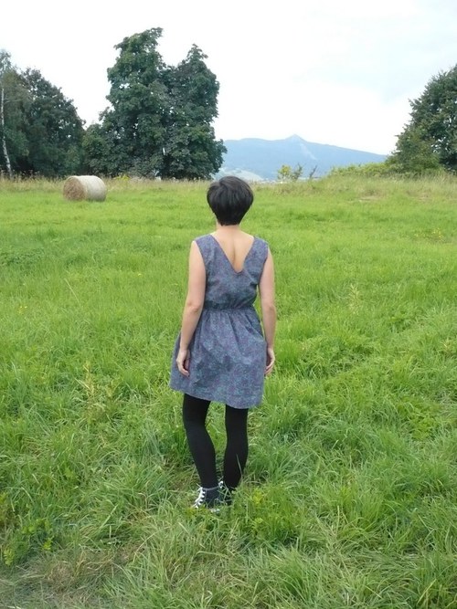 Letní květované šaty — foto 5