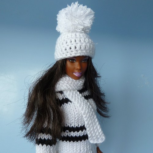 Bílý kulich a šála pro Barbie — foto 2