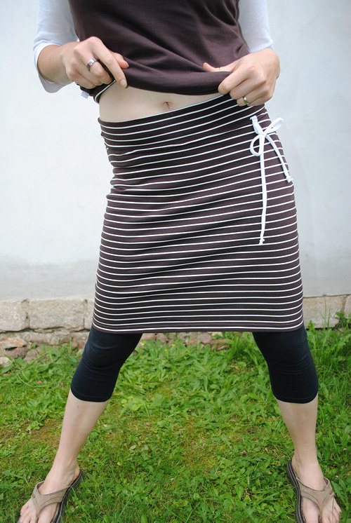 Hnědá sukénka - šňůrkování vel. S-M — foto 3