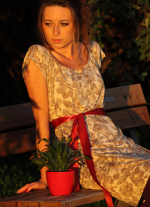 Lístkové šaty — foto 2