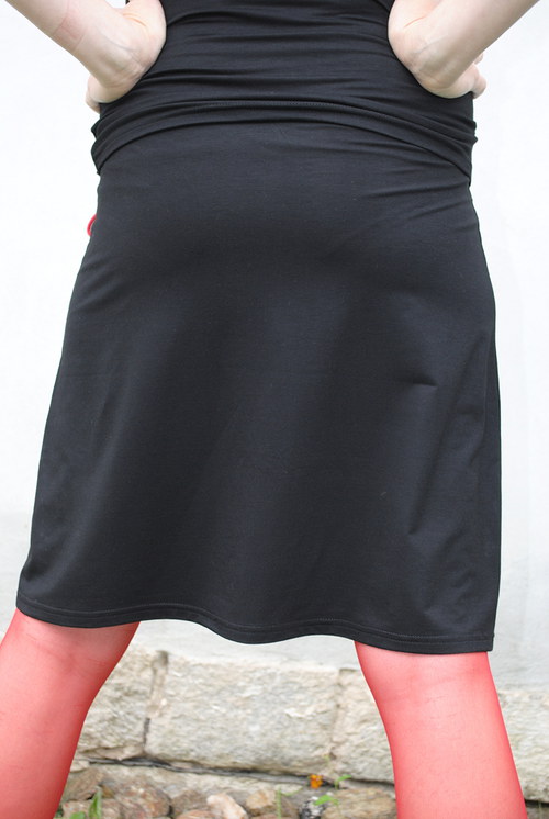 Černá sukénka pro -lunu — foto 2