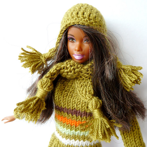 OLIVE ušanka a šála s balbulkami pro Barbie — foto 5