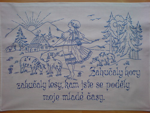 Vyšívaná kuchařka — foto 3