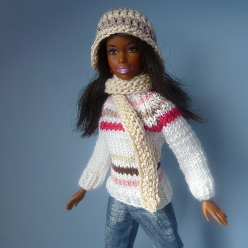 CREAM-BEIGE ušanka a šála pro Barbie — foto 4