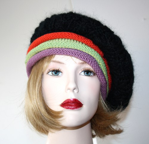 Baret s barevným lemem — foto 3