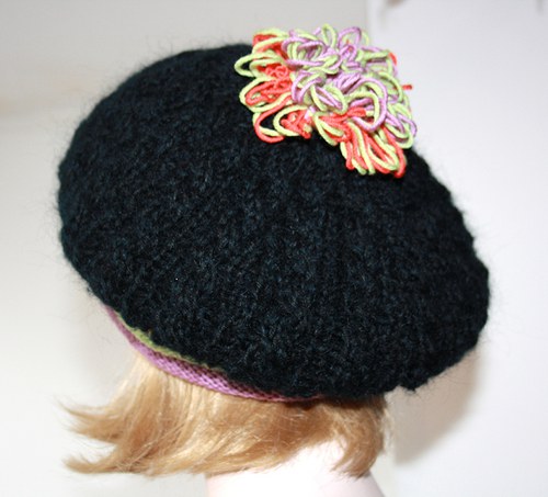 Baret s barevným lemem — foto 5